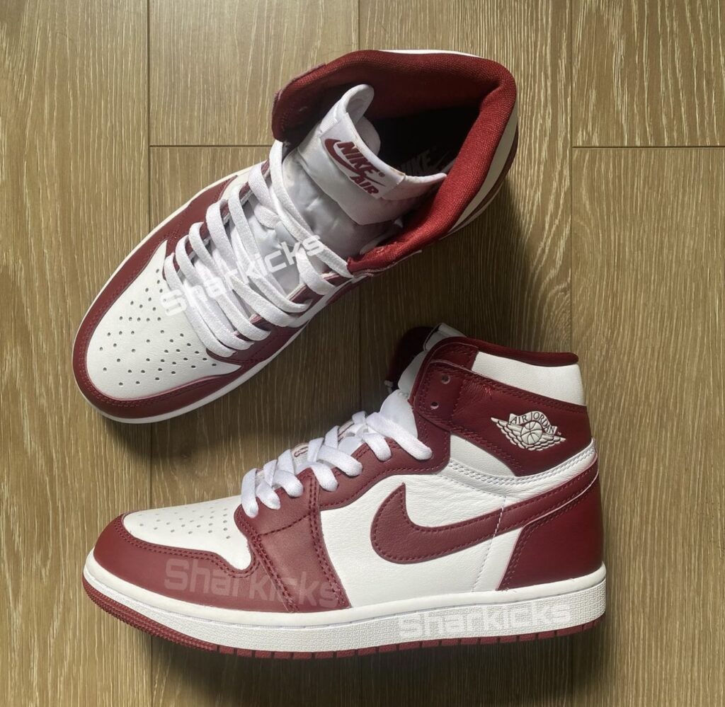 Air Jordan 1 High OG Team Red