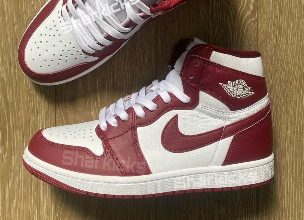 Air Jordan 1 High Team Red