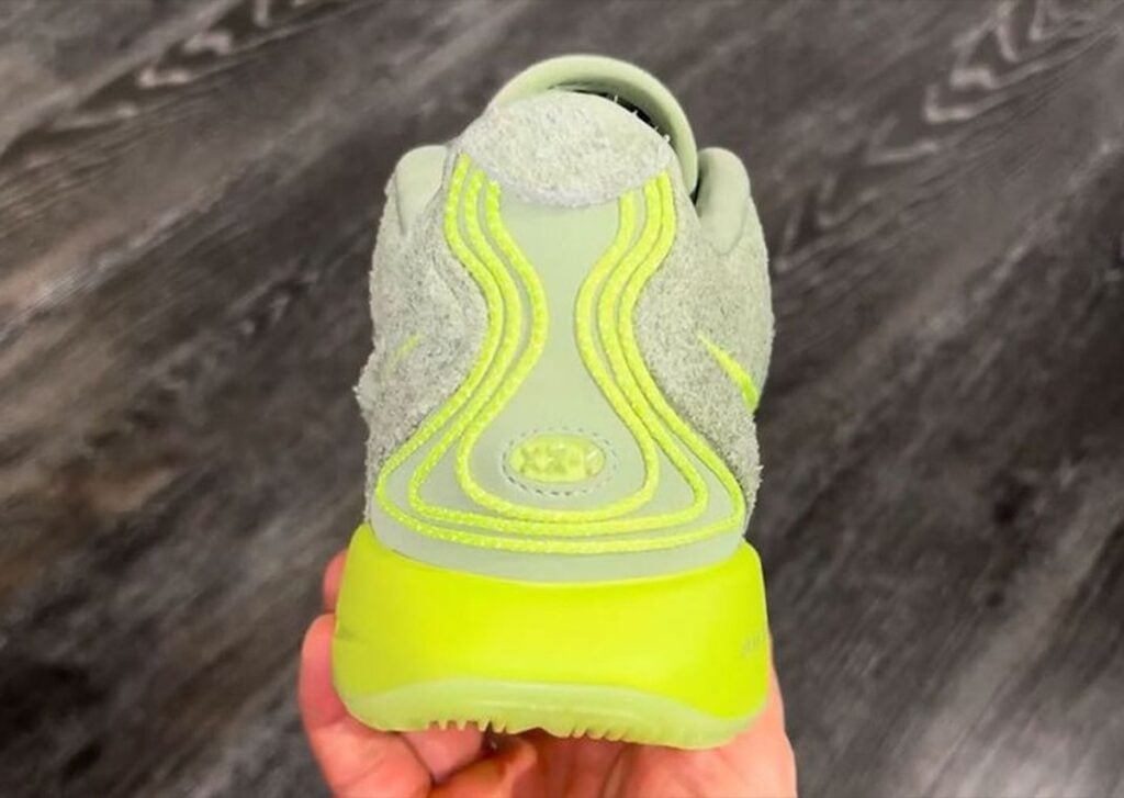 Nike LeBron 21 Algae