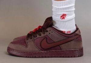 Nike SB Dunk Low Red Thread of Fate FN0619-600